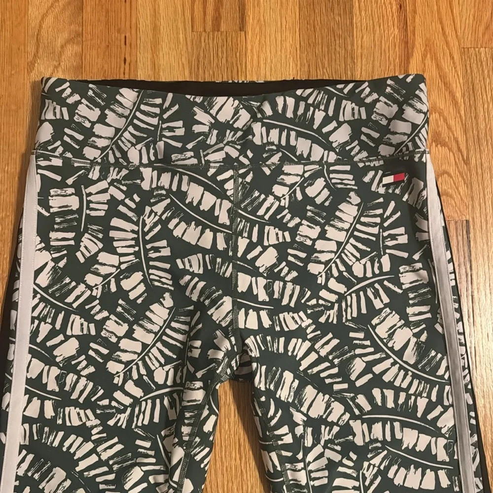 Tommy Hilfiger Sport Palm Print High Rise Compression Leggings - Picture 4 of 8